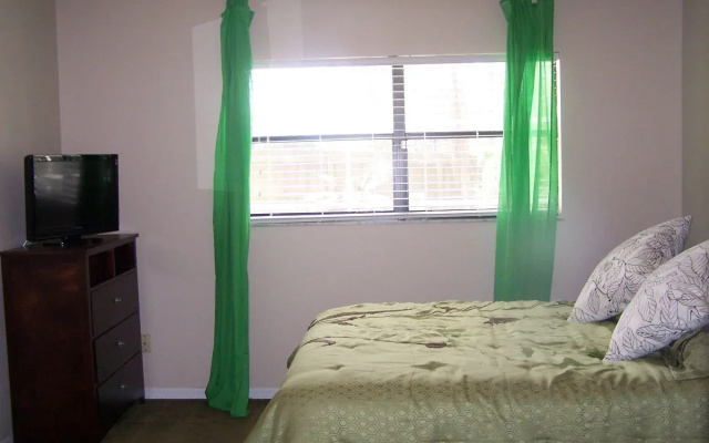 4 Bedrooms Cottage