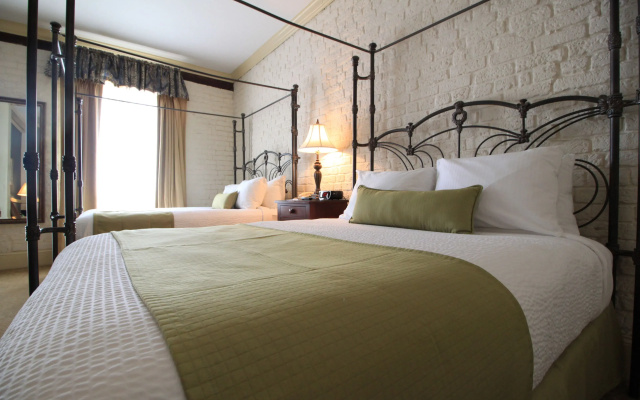 Quadruple room with river view