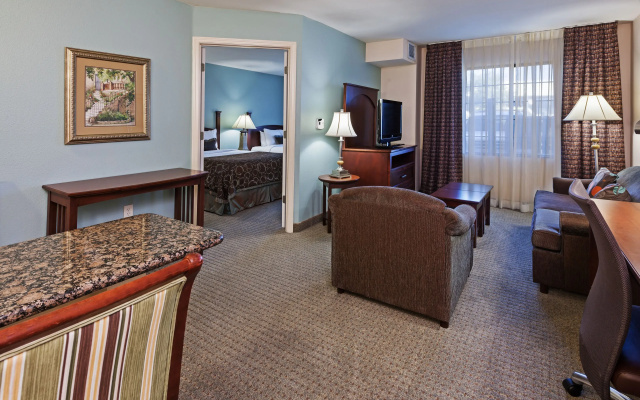 2 Bedrooms Suite