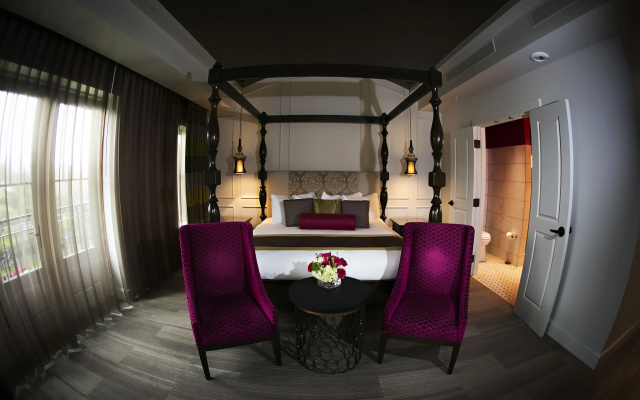 Premium Double Suite with city view