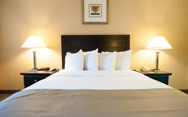 Deluxe Quadruple room with balcony
