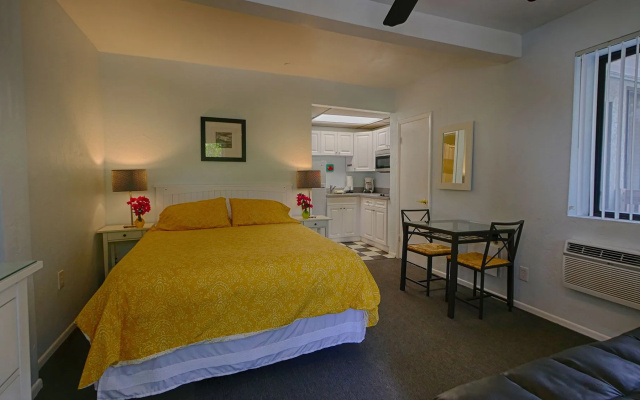 Double Studio with partial ocean view