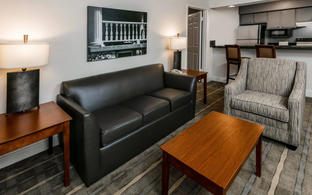 Deluxe Double Suite