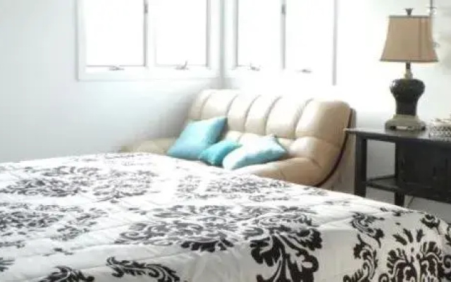2 Bedrooms Luxury Penthouse room with balcony and with ocean view