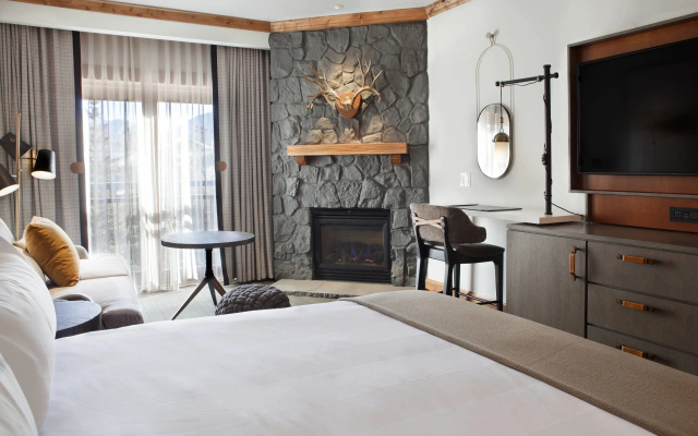 Deluxe Double room with pool view