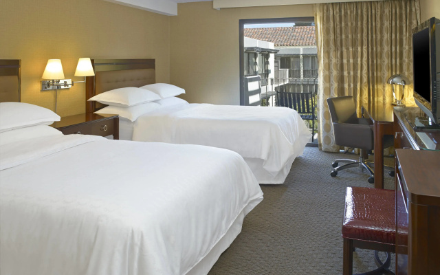 1 Bedroom Club Suite with balcony and with garden view