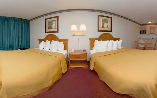 Business Quadruple room