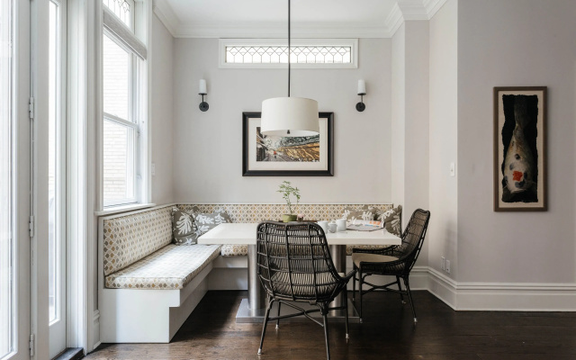 5 Bedrooms Apartment