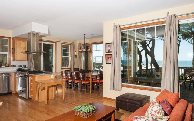 4 Bedrooms Cottage with ocean view