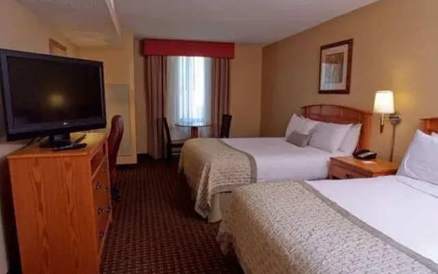 Deluxe Quadruple room with pool view