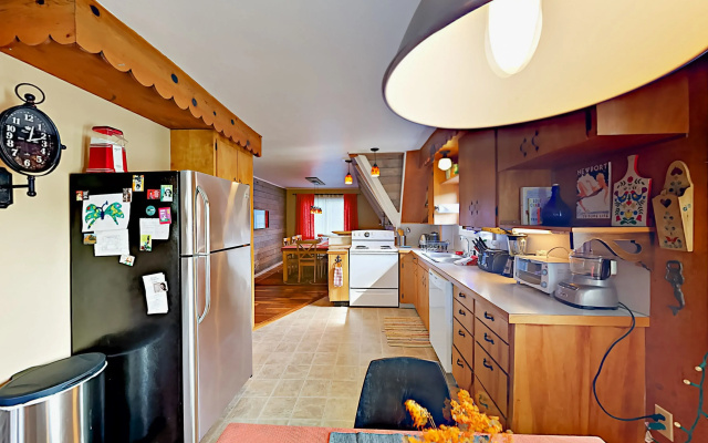 4 Bedrooms Cottage with balcony