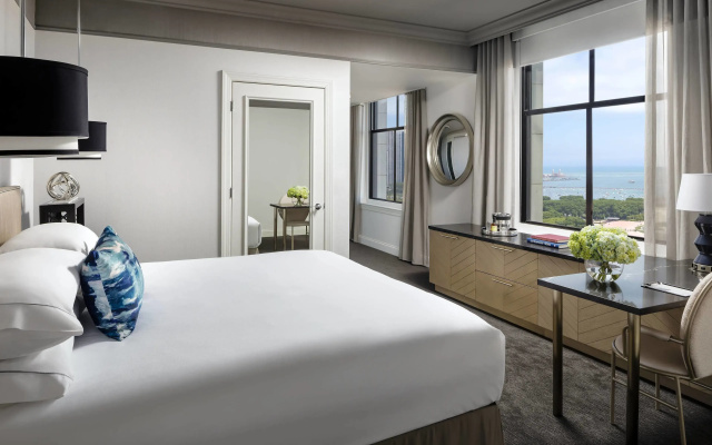 Standard Double room with lake view