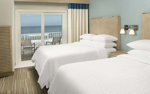 Suite with balcony and oceanfront