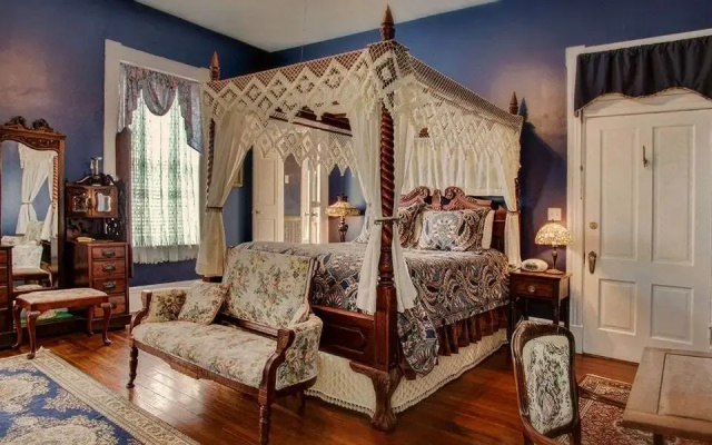 The Huntingdon Double room