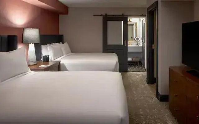 Interior Quadruple Suite