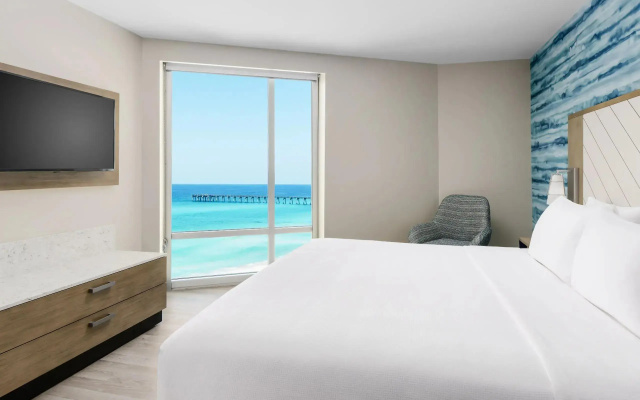 1 Bedroom Double Suite with balcony and with bay view