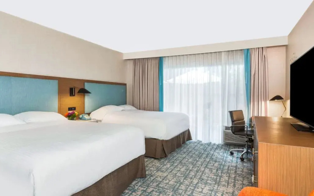 Standard Double room with partial park view
