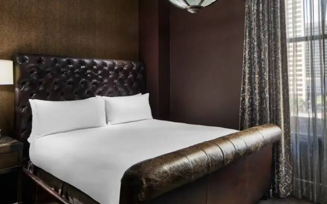 2 Bedrooms The Bourbon Suite