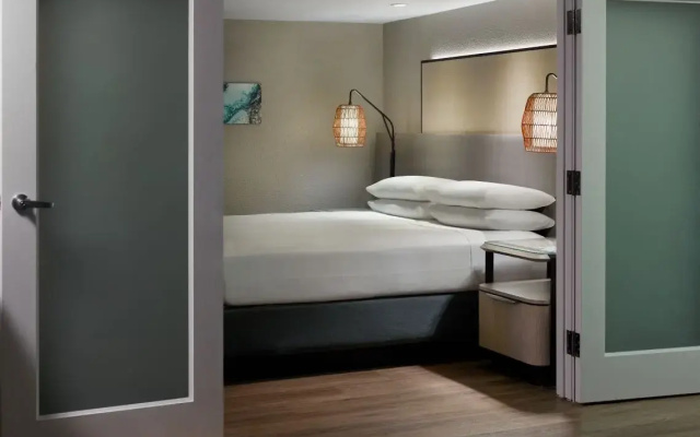 Two Bay Vista Double Suite