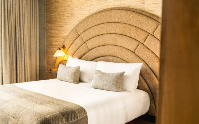 Proper Family Suite