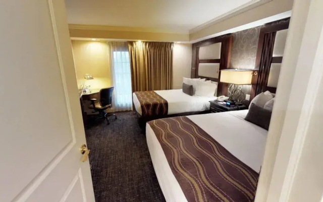 2 Room Sextuple Suite