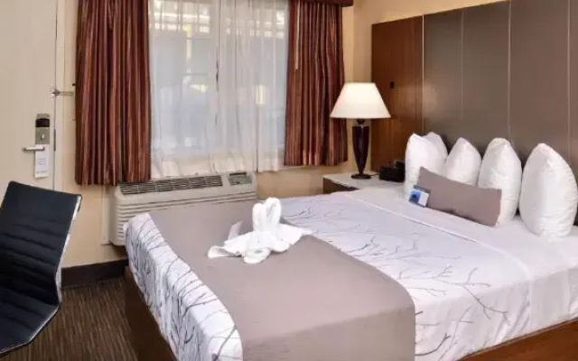 Upper Floor room