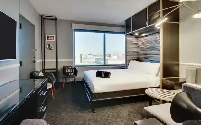 2 Bedrooms Mobility/hearing access Suite