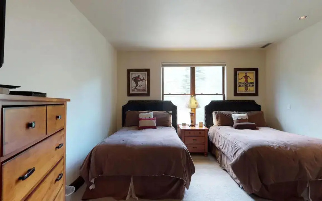 4 Bedrooms Luxury Platinum Condominium