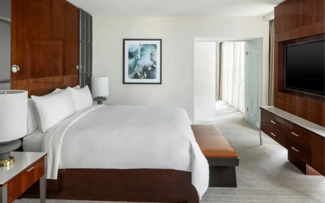 1 Bedroom Executive Double Suite City View