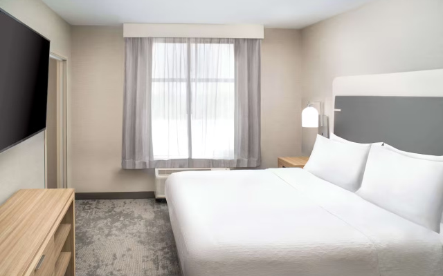 Hearing Accessible Double Suite