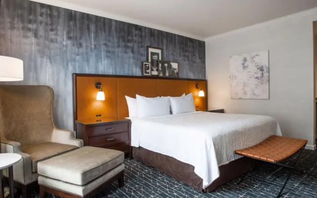 Magnolia Suite with city view