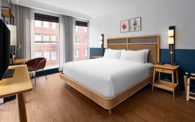 Standard Double room with city view