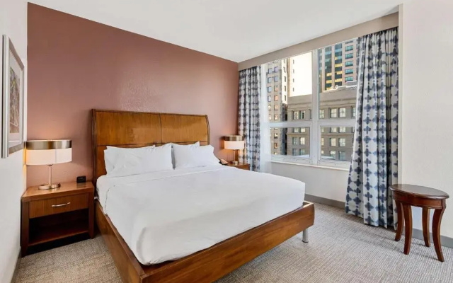 Mobility Accessible with Roll-In Shower Double room
