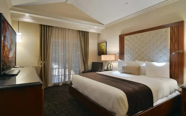 2 Bedrooms Premier Sextuple Suite