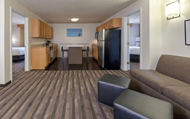 2 Bedrooms Suite