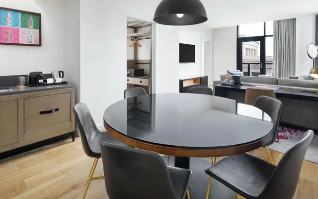 1 Bedroom Double Suite with balcony and with city view