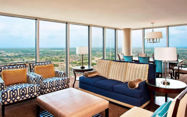 1 Bedroom Governor Double Club Suite
