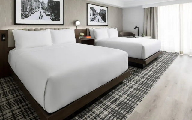 Twin room with city view