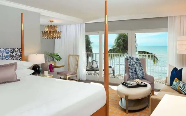 Premium Quadruple Beach House beachfront