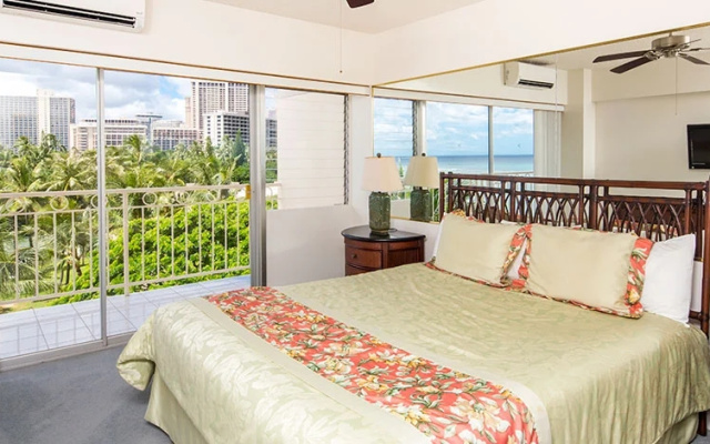2 Bedrooms Deluxe Suite oceanfront
