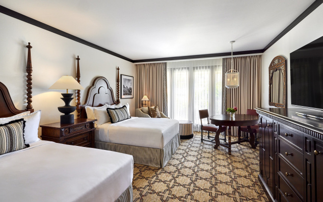 Twin room Camelback view