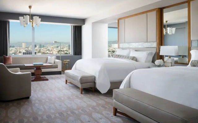 Club Lounge Access Quadruple Junior Suite with city view