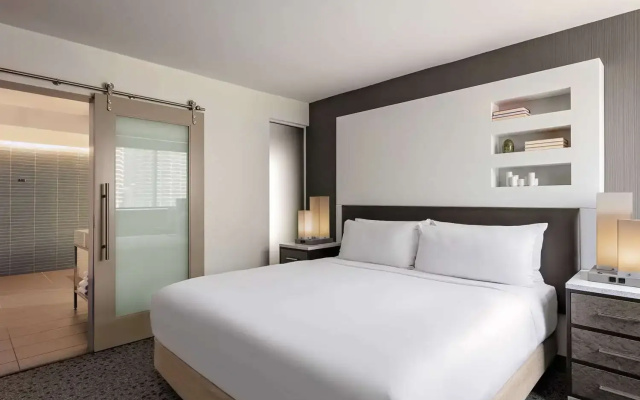 1 Bedroom State Double Suite with view