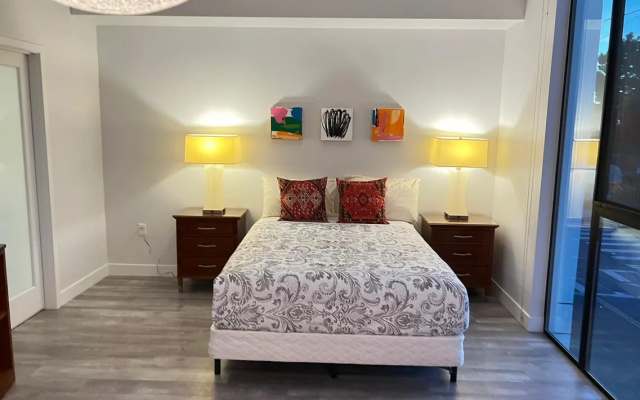 At Melrose Studio Apartment