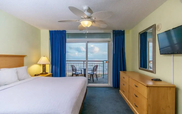 3 Bedrooms Condo oceanfront