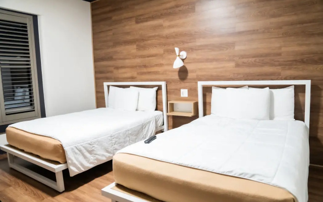 Deluxe Patio Quadruple room