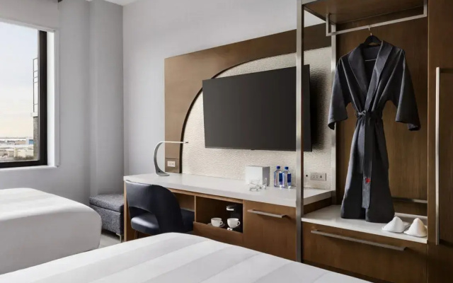 M Club level Twin room