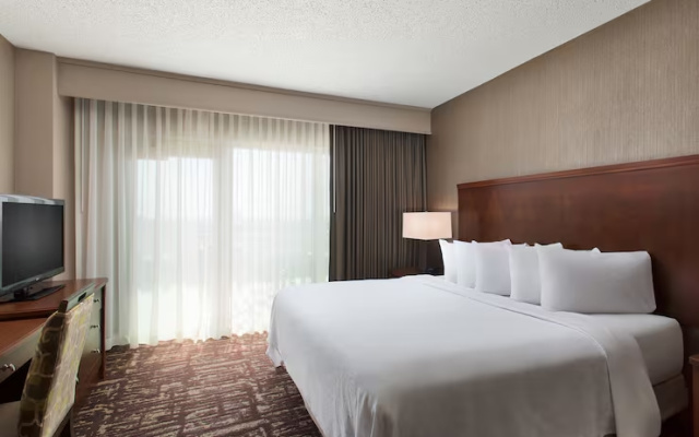 1 Bedroom Hearing Accessible Suite