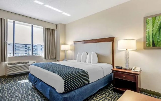 Mobility Accessible Double room with partial ocean view