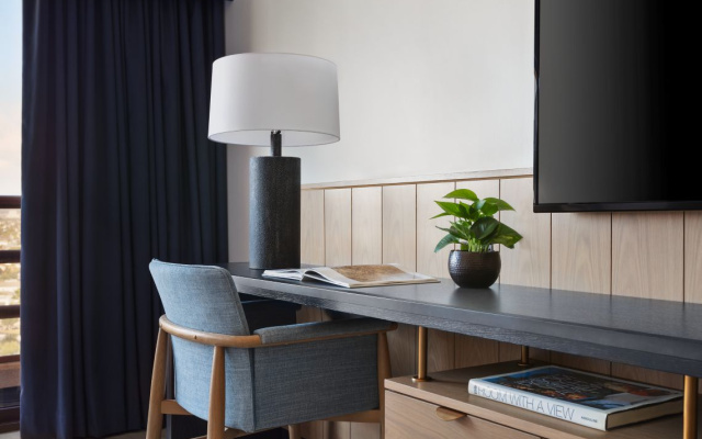 Standard Quadruple room with city view